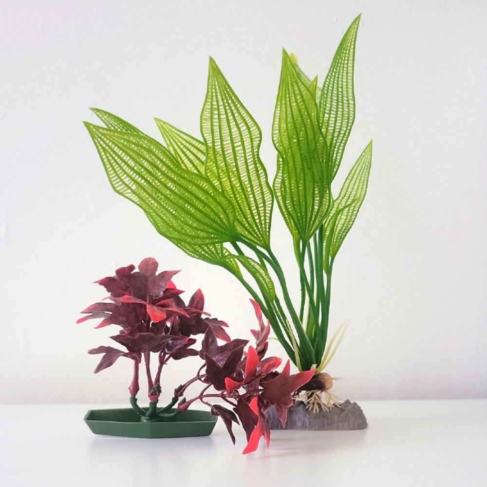 Green and Red Artificial Plant Aquarium Decor, 2 Pcs